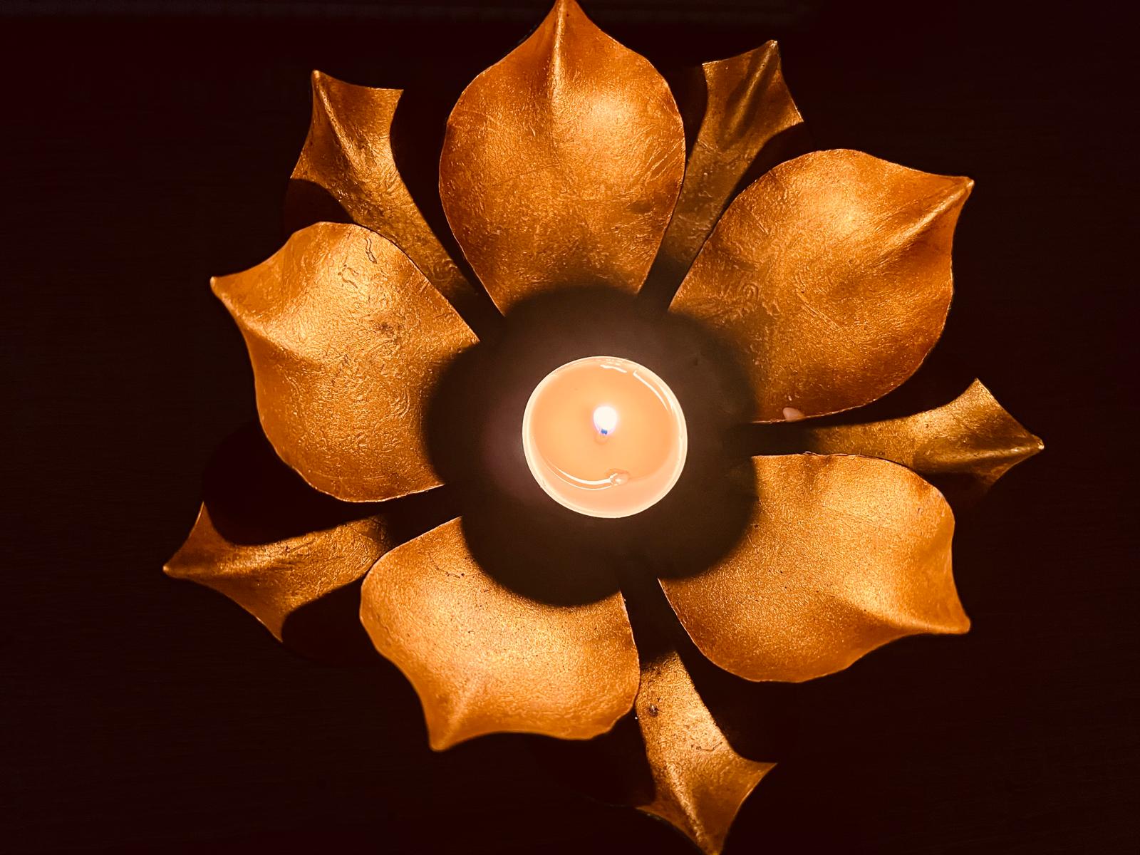 Lotus candle from above